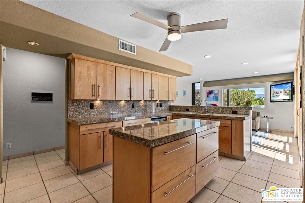 2622 N Girasol Avenue Property Photo 12