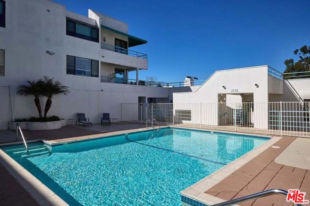 2552 Navarra Drive A Property Photo 2