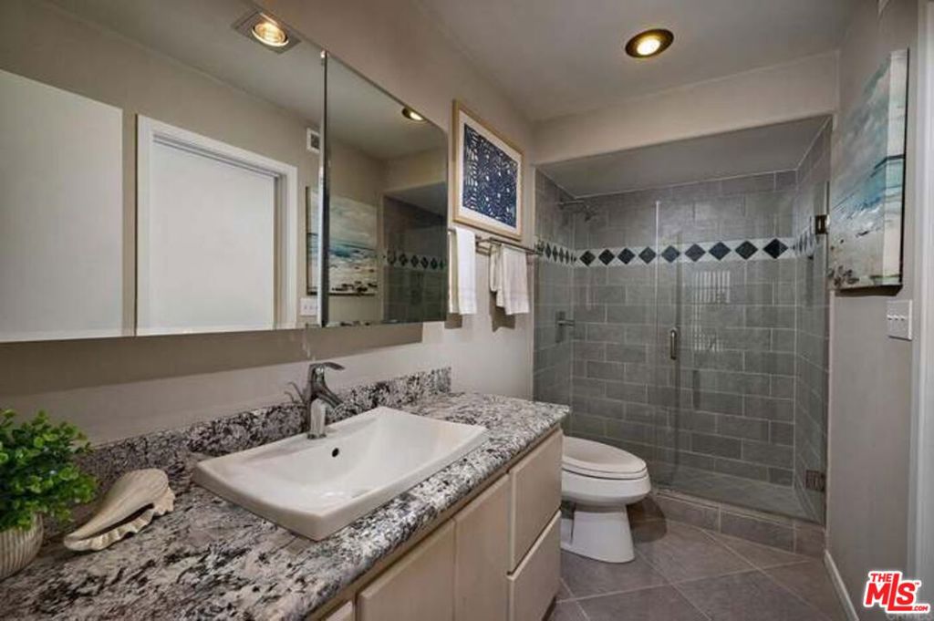 2552 Navarra Drive A Property Photo 6