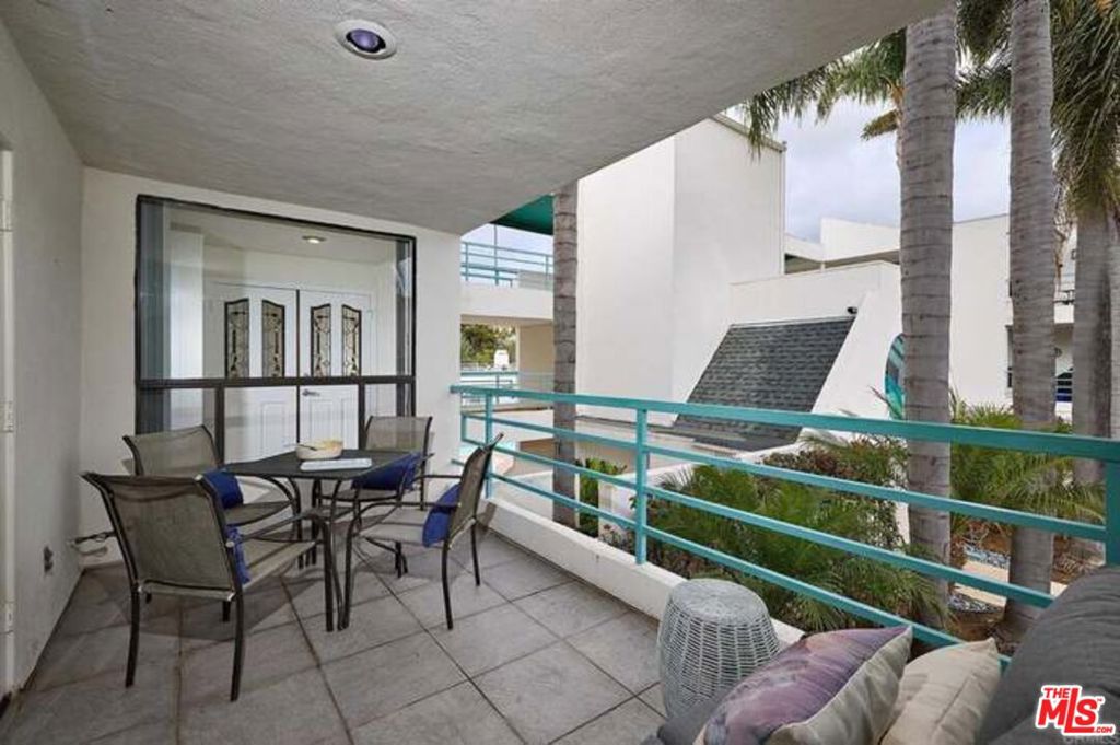 2552 Navarra Drive A Property Photo 12
