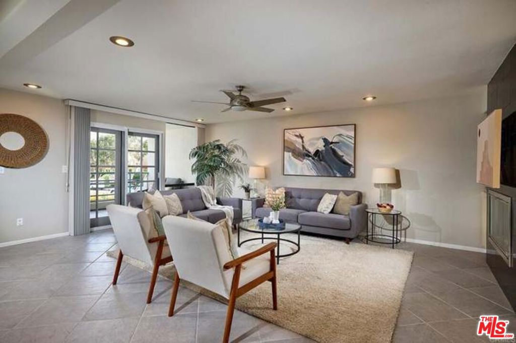 2552 Navarra Drive A Property Photo 16