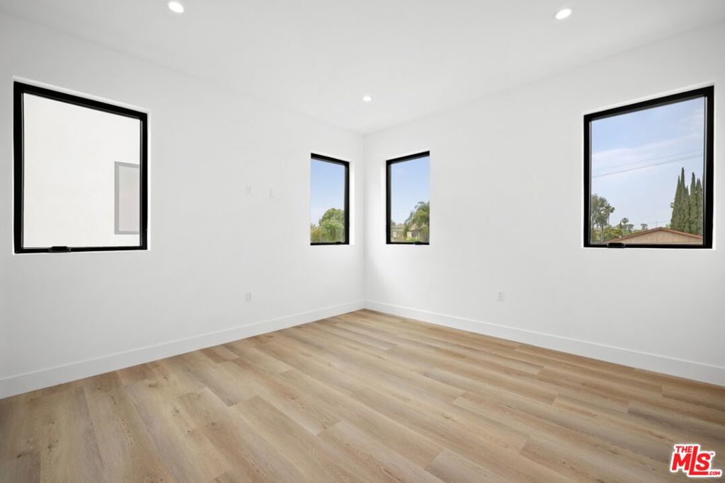 5545 Calhoun Avenue Property Photo 5