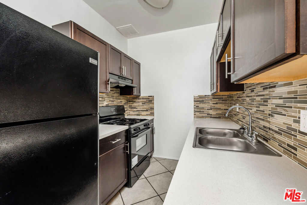 3408 W Sunset Boulevard Property Photo 8