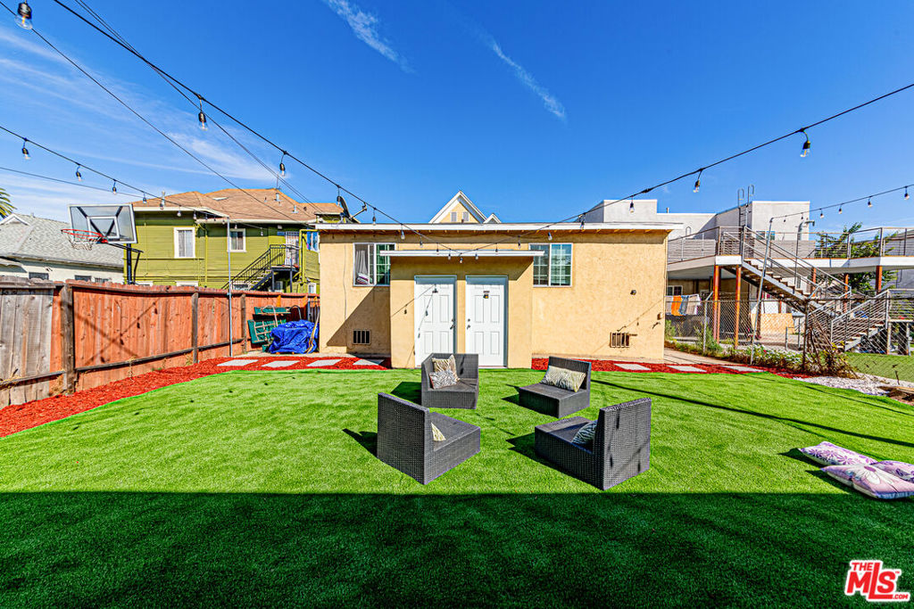 1241 S Kenmore Avenue Property Photo 2