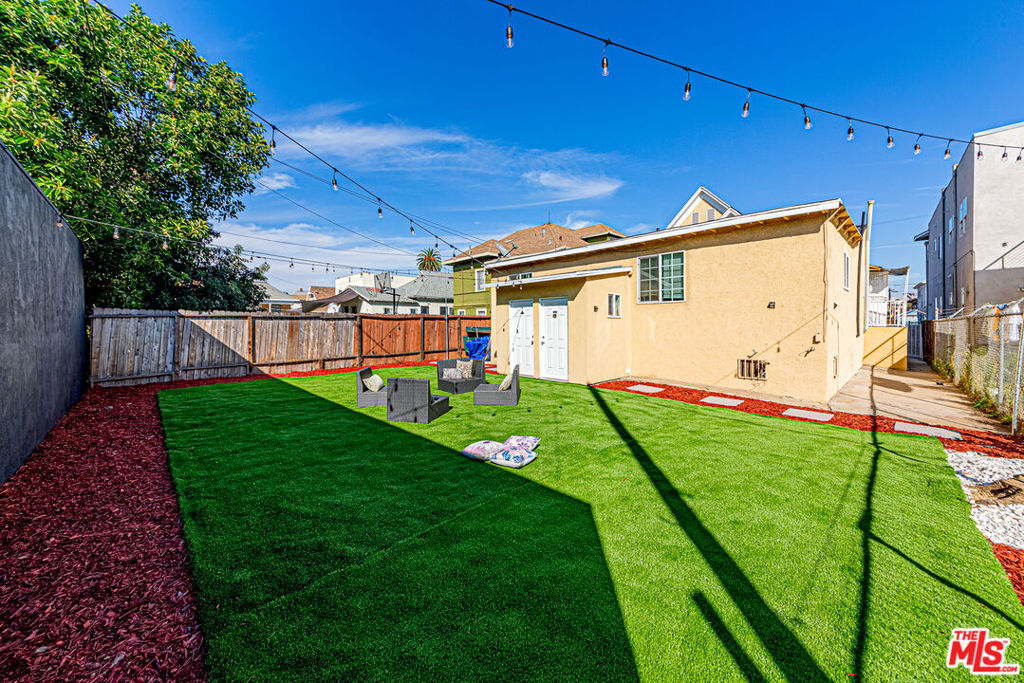 1241 S Kenmore Avenue Property Photo 5