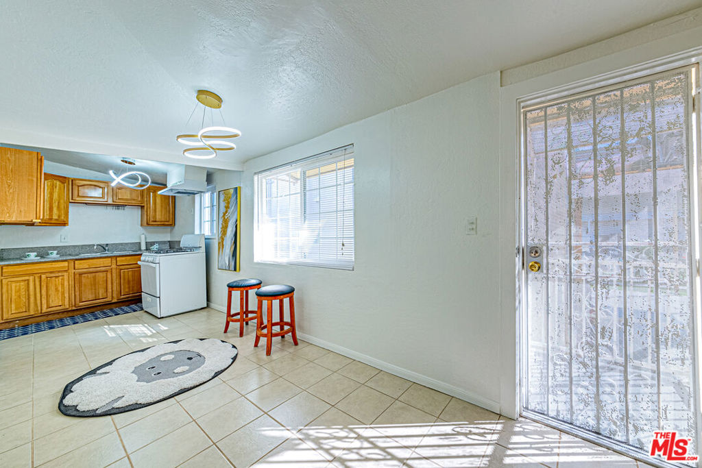 1241 S Kenmore Avenue Property Photo 15