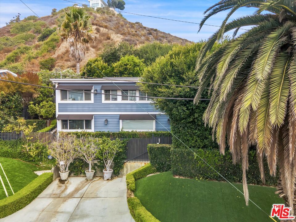 3966 Las Flores Canyon Road Property Photo 5