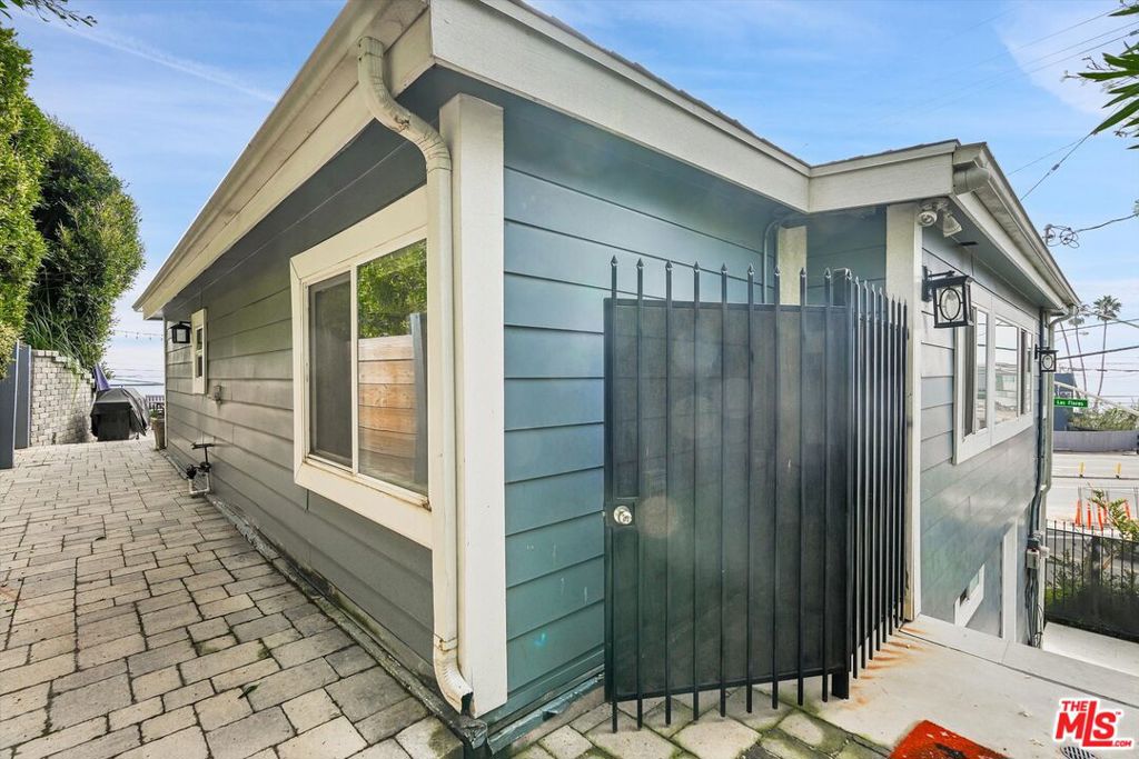 3966 Las Flores Canyon Road Property Photo 7