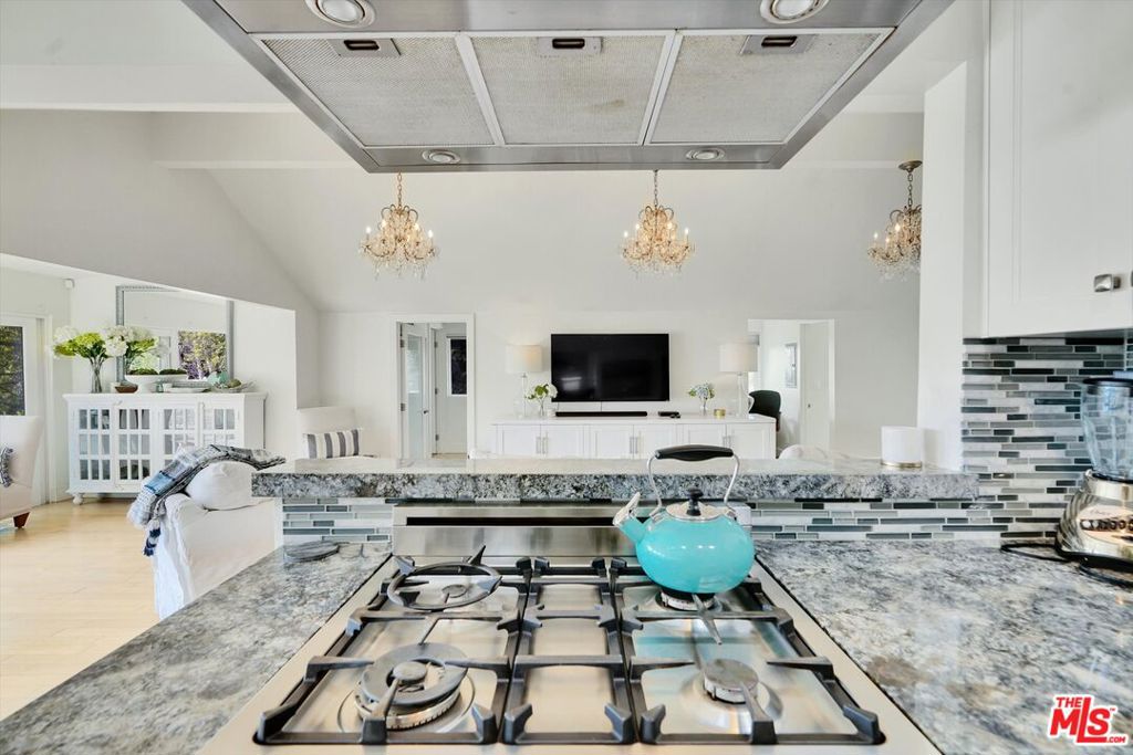 3966 Las Flores Canyon Road Property Photo 20