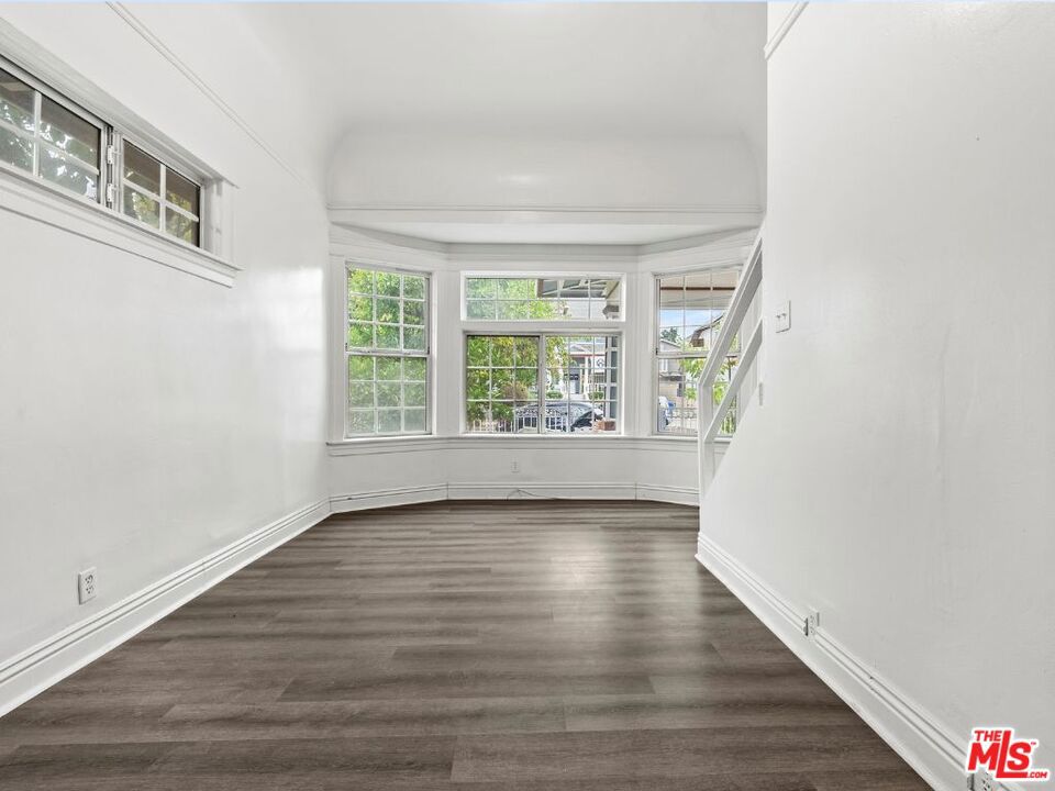 1220 W 25th Street Property Photo 6
