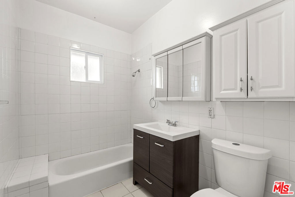 1220 W 25th Street Property Photo 20