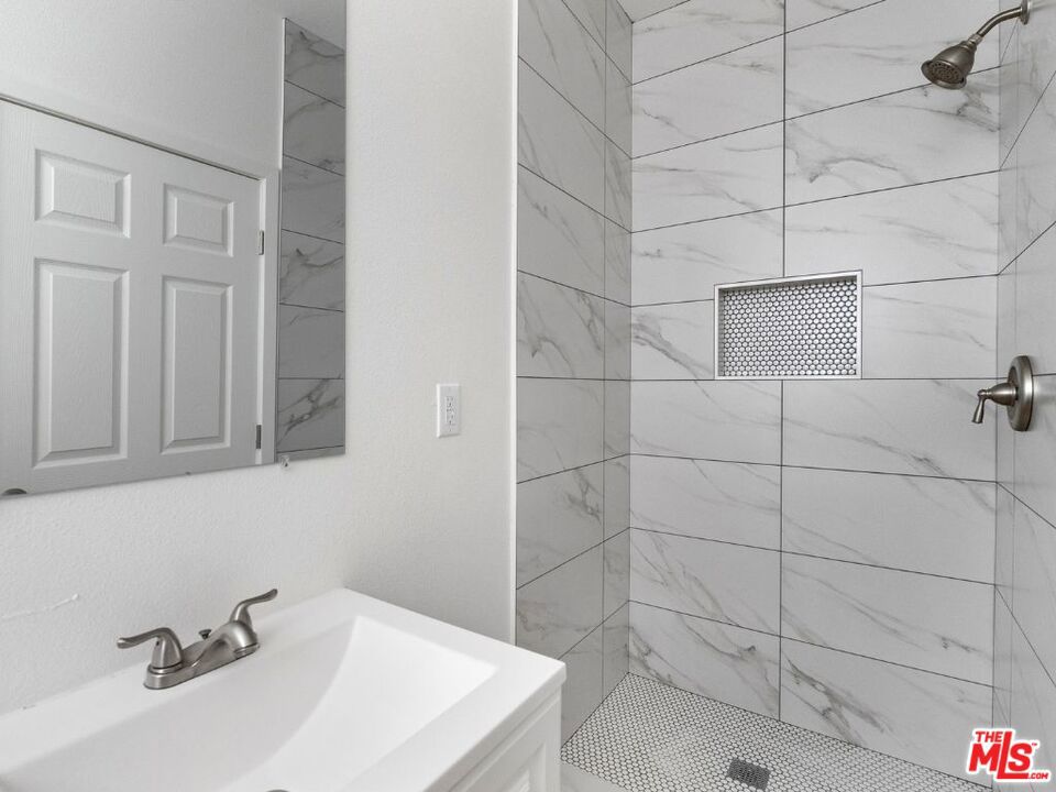 1220 W 25th Street Property Photo 28