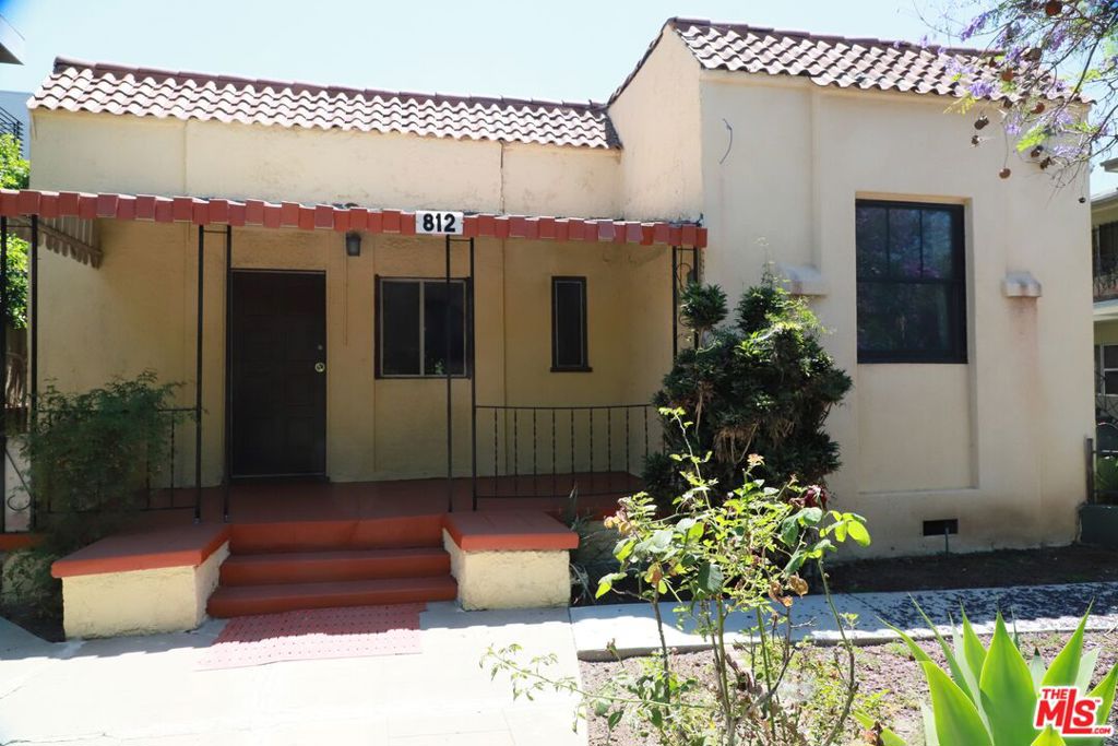 810 N Hobart Boulevard Property Photo 3