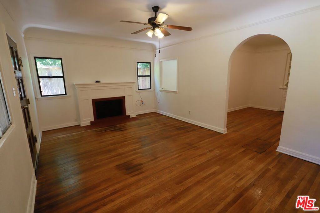 810 N Hobart Boulevard Property Photo 6