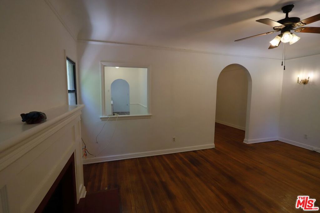 810 N Hobart Boulevard Property Photo 9