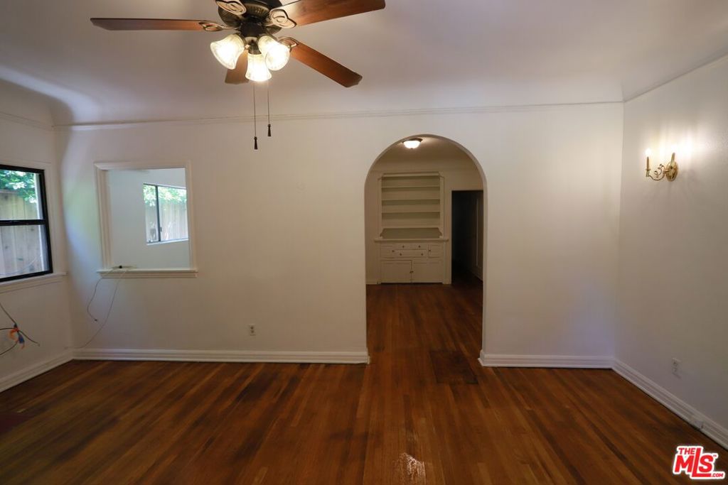 810 N Hobart Boulevard Property Photo 10