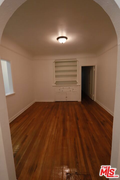 810 N Hobart Boulevard Property Photo 12