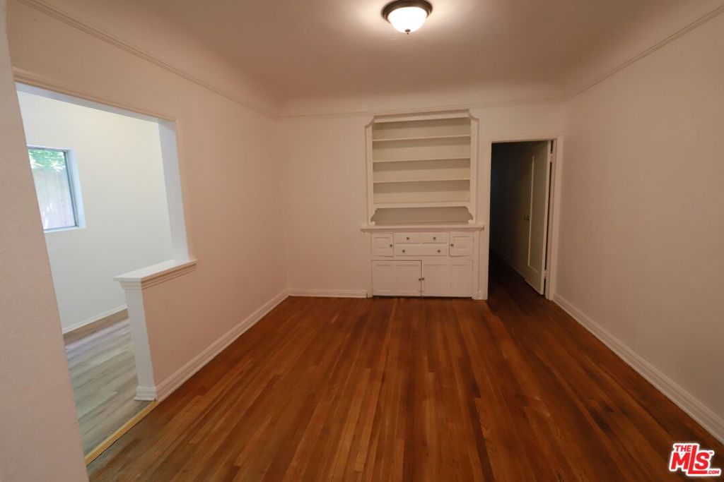 810 N Hobart Boulevard Property Photo 13