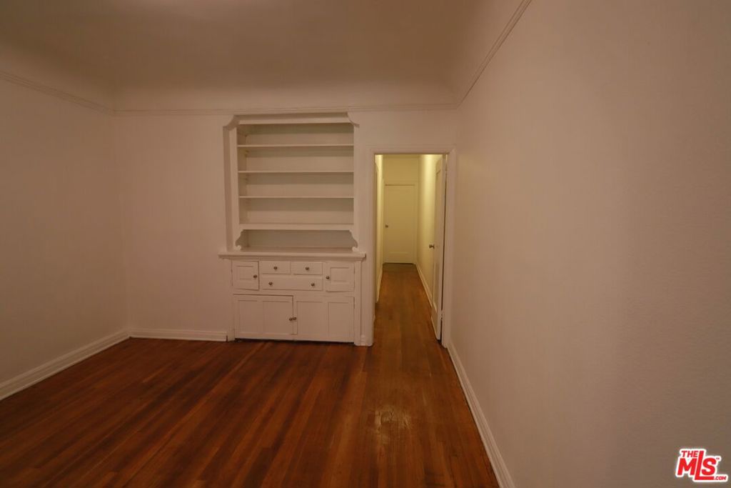 810 N Hobart Boulevard Property Photo 15