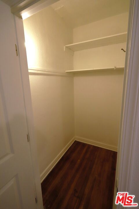 810 N Hobart Boulevard Property Photo 20