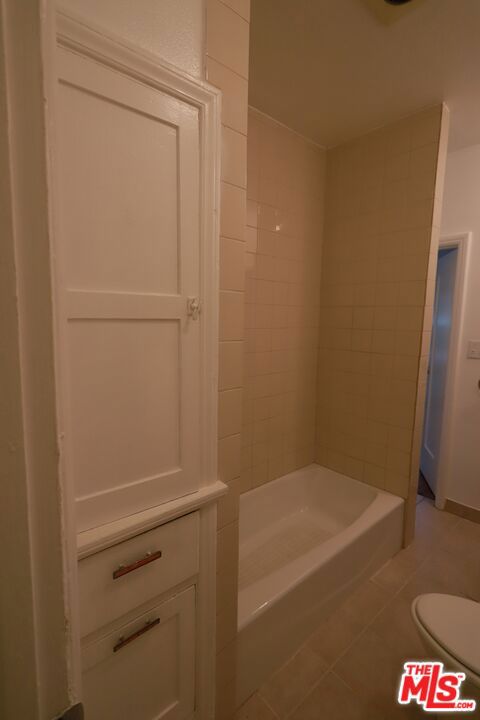 810 N Hobart Boulevard Property Photo 22