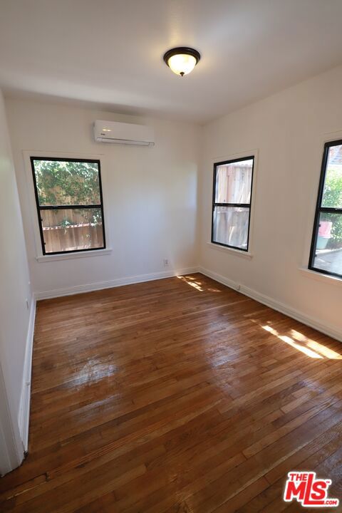 810 N Hobart Boulevard Property Photo 23