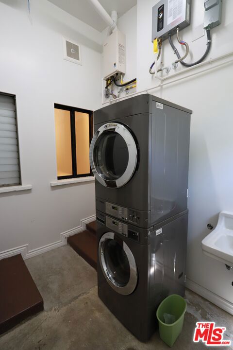 810 N Hobart Boulevard Property Photo 29