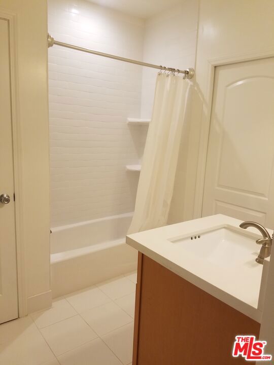810 N Hobart Boulevard Property Photo 38