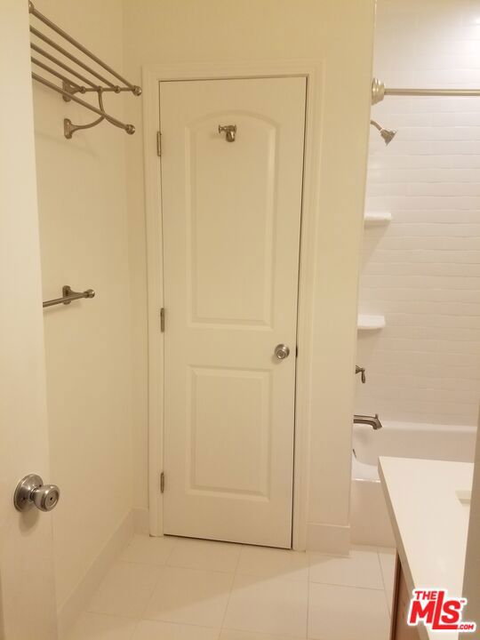 810 N Hobart Boulevard Property Photo 39