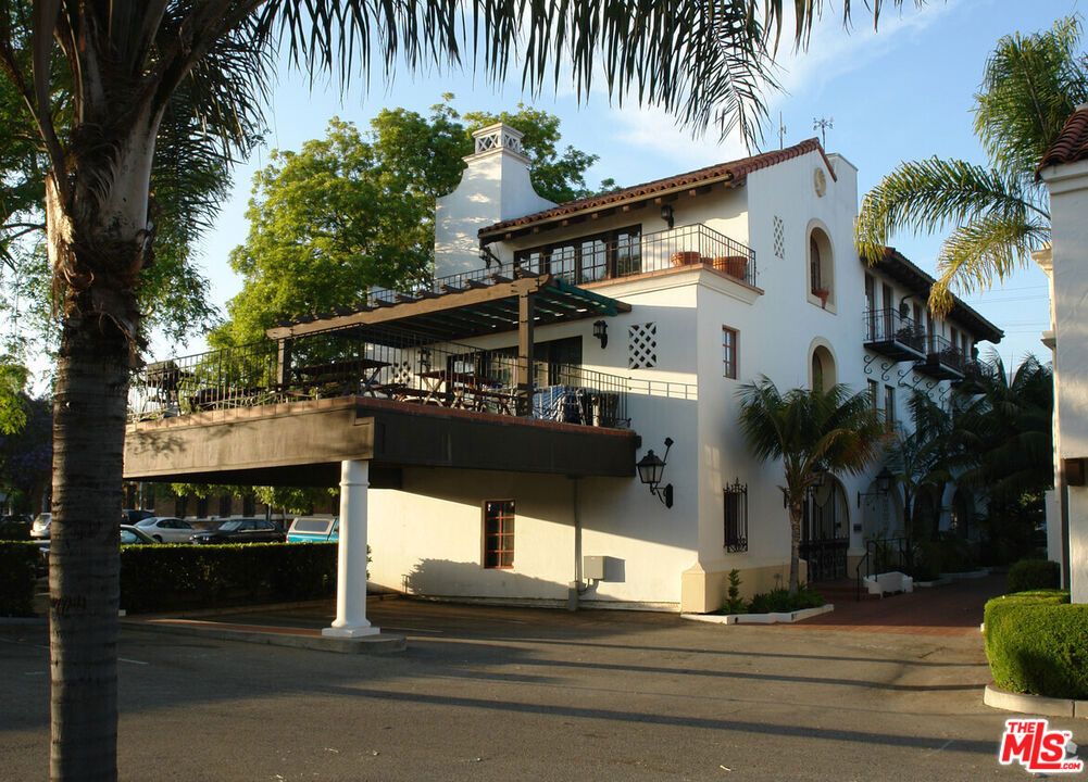 1221 Chapala Street Property Photo 1