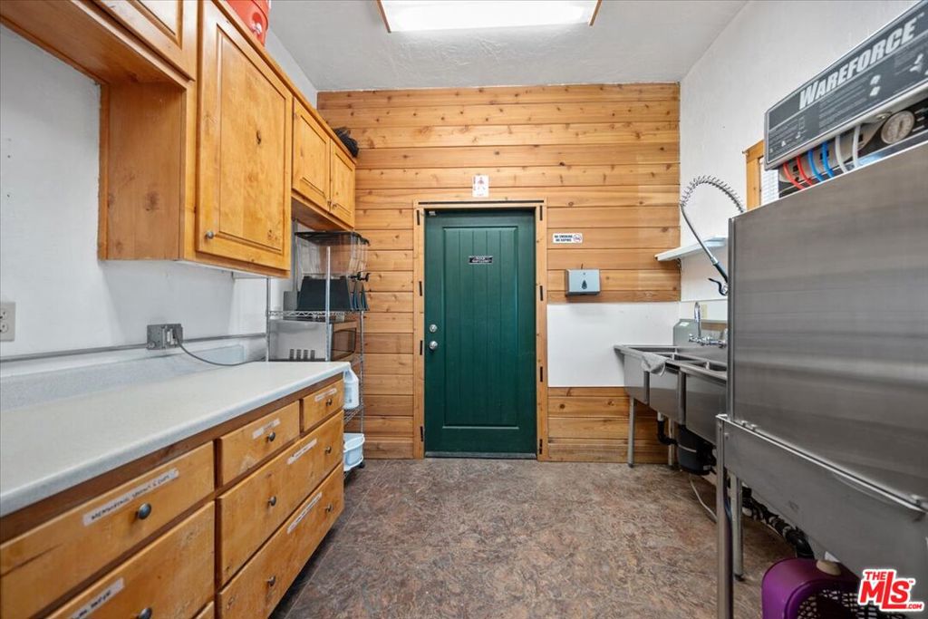 230 Hans Place Property Photo 52
