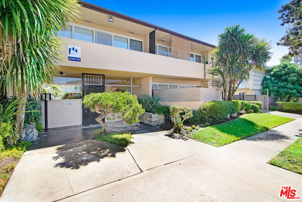 1834 N Harvard Boulevard Property Photo 3
