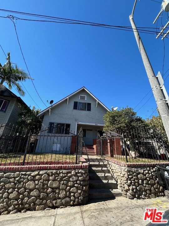 1819 S Normandie Avenue Property Photo 3