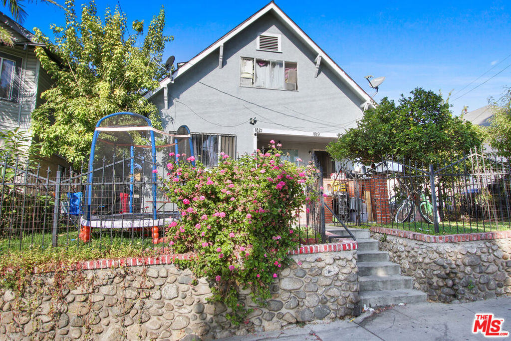 1819 S Normandie Avenue Property Photo 4