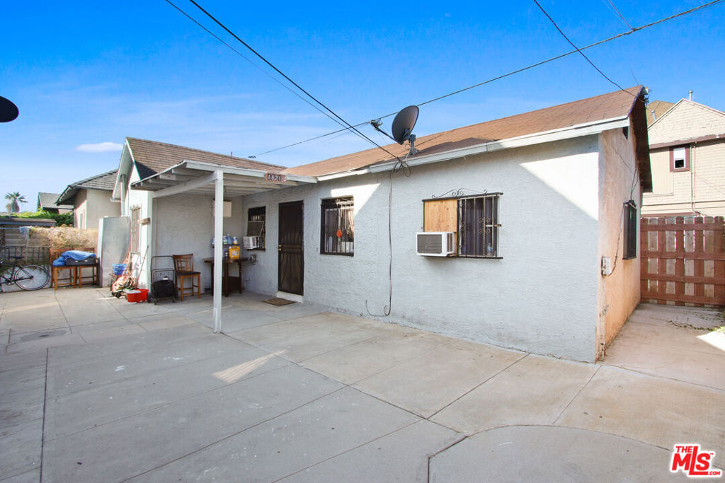 1819 S Normandie Avenue Property Photo 5
