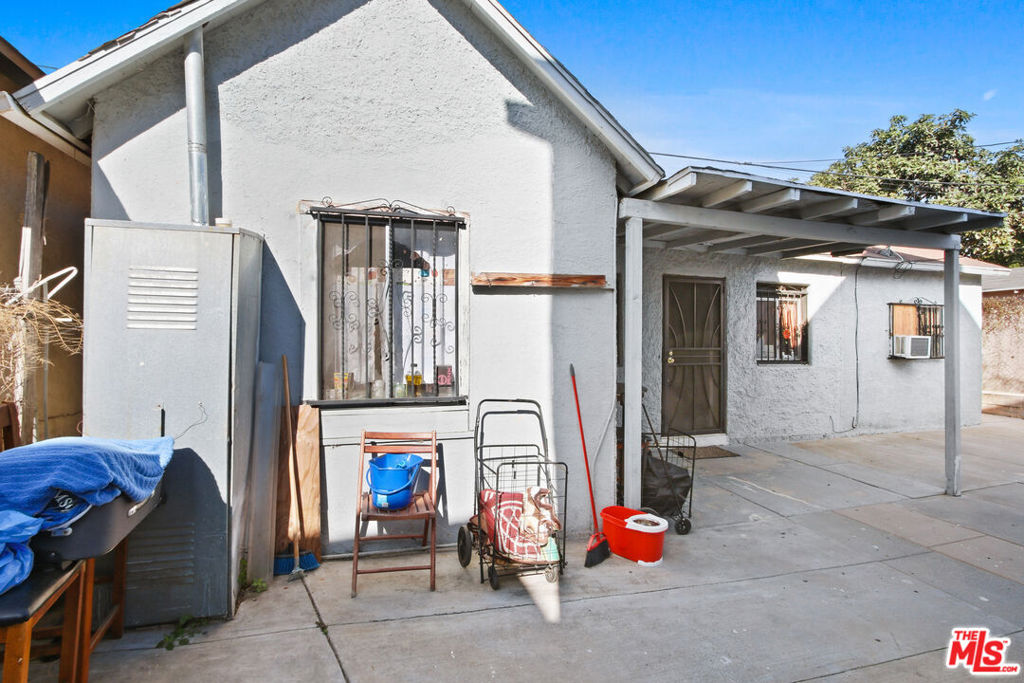 1819 S Normandie Avenue Property Photo 6
