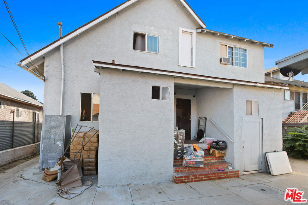 1819 S Normandie Avenue Property Photo 7