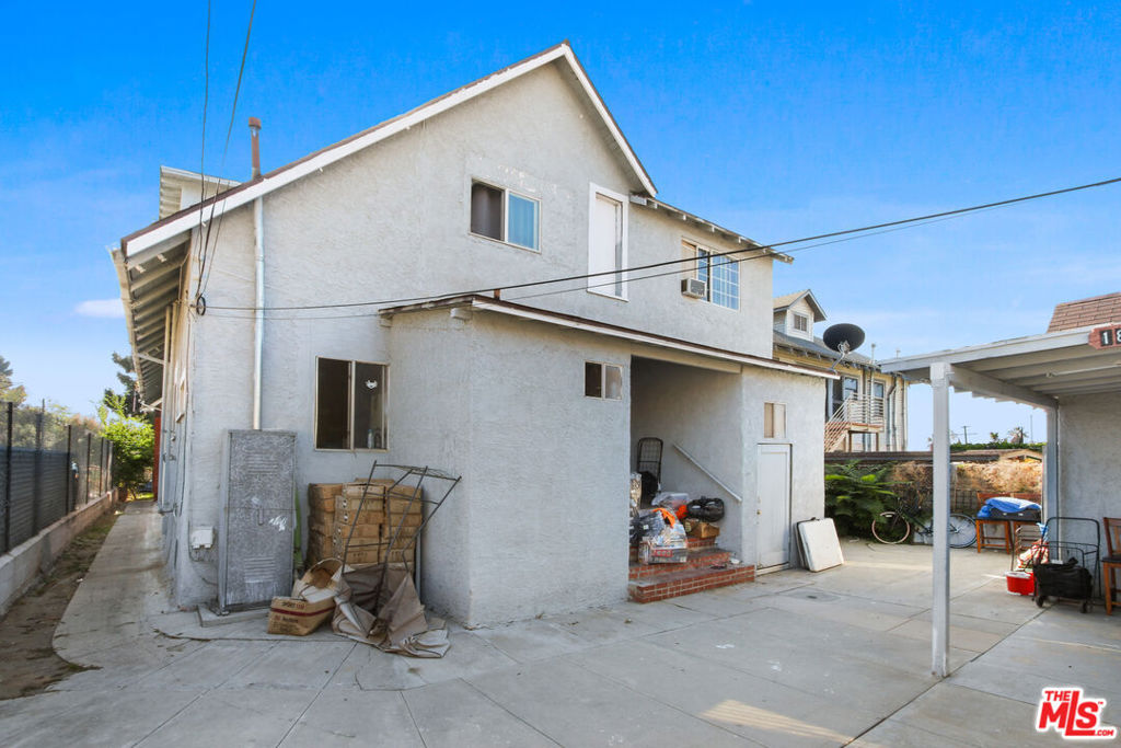 1819 S Normandie Avenue Property Photo 8