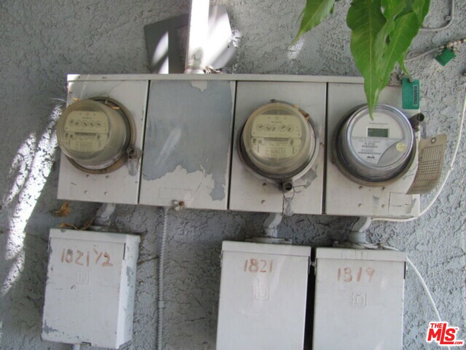 1819 S Normandie Avenue Property Photo 9