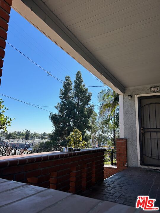 1819 S Normandie Avenue Property Photo 12