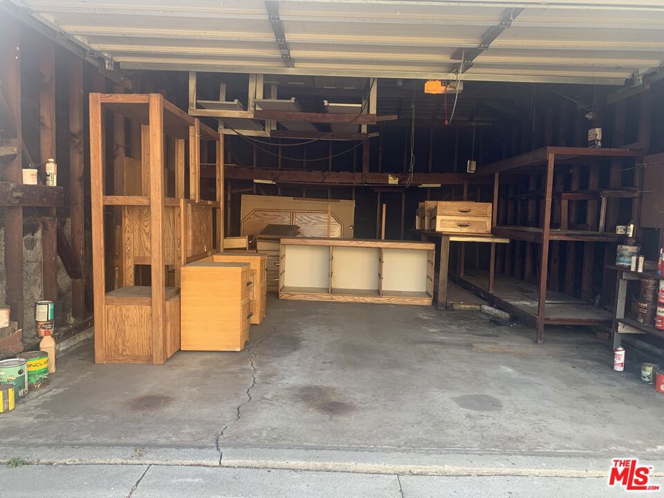 3751 Edgehill Drive Property Photo 4
