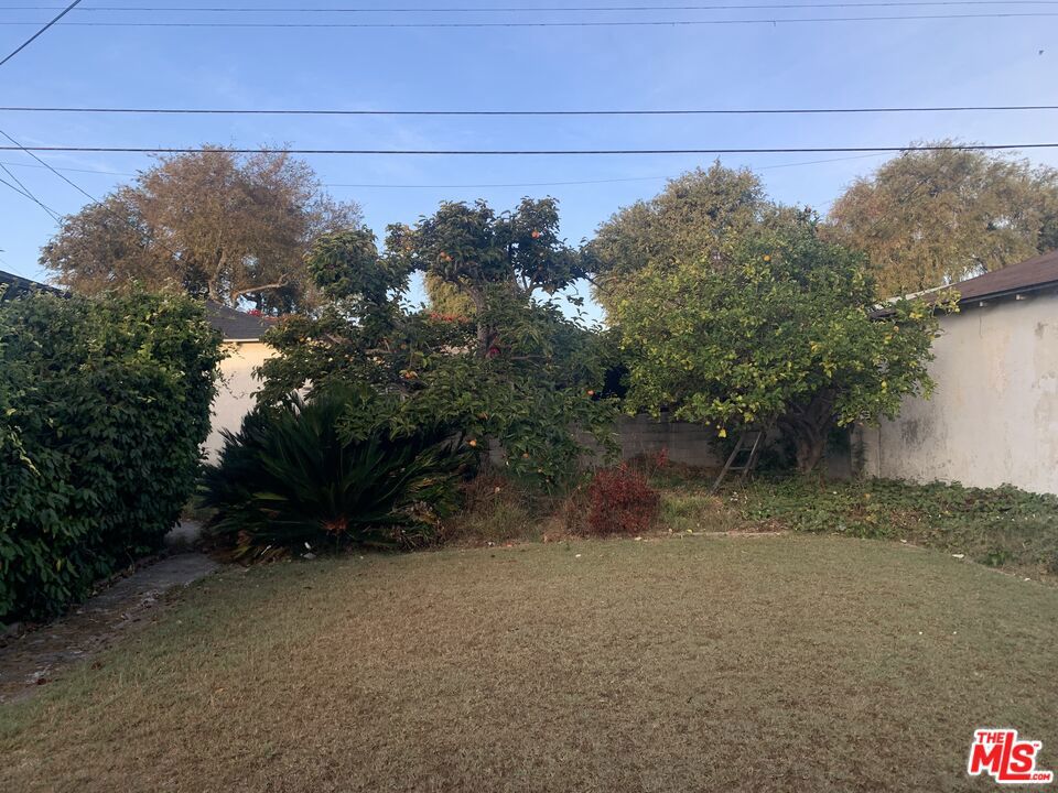 3751 Edgehill Drive Property Photo 5