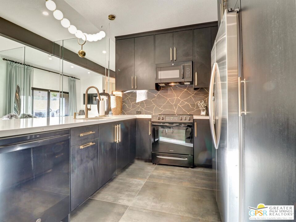 73429 Foxtail Lane Property Photo 12