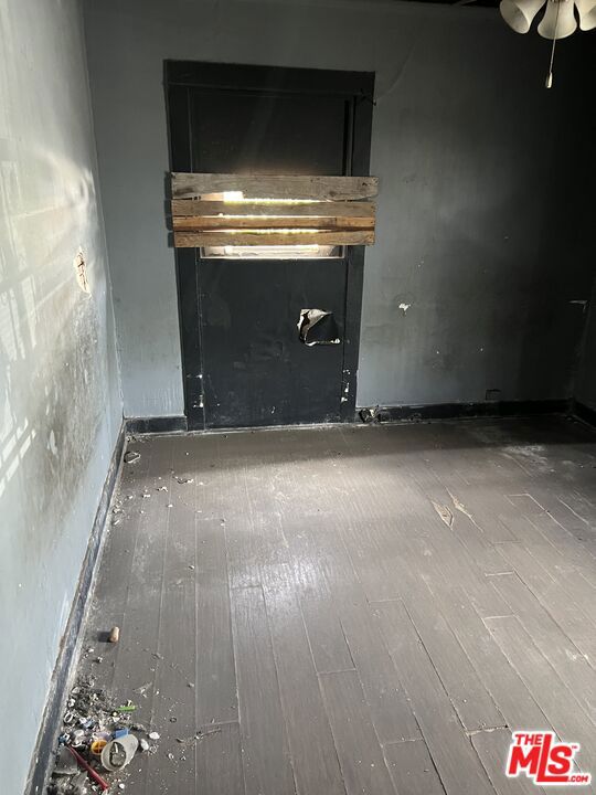 1733 S Longwood Avenue Property Photo 3