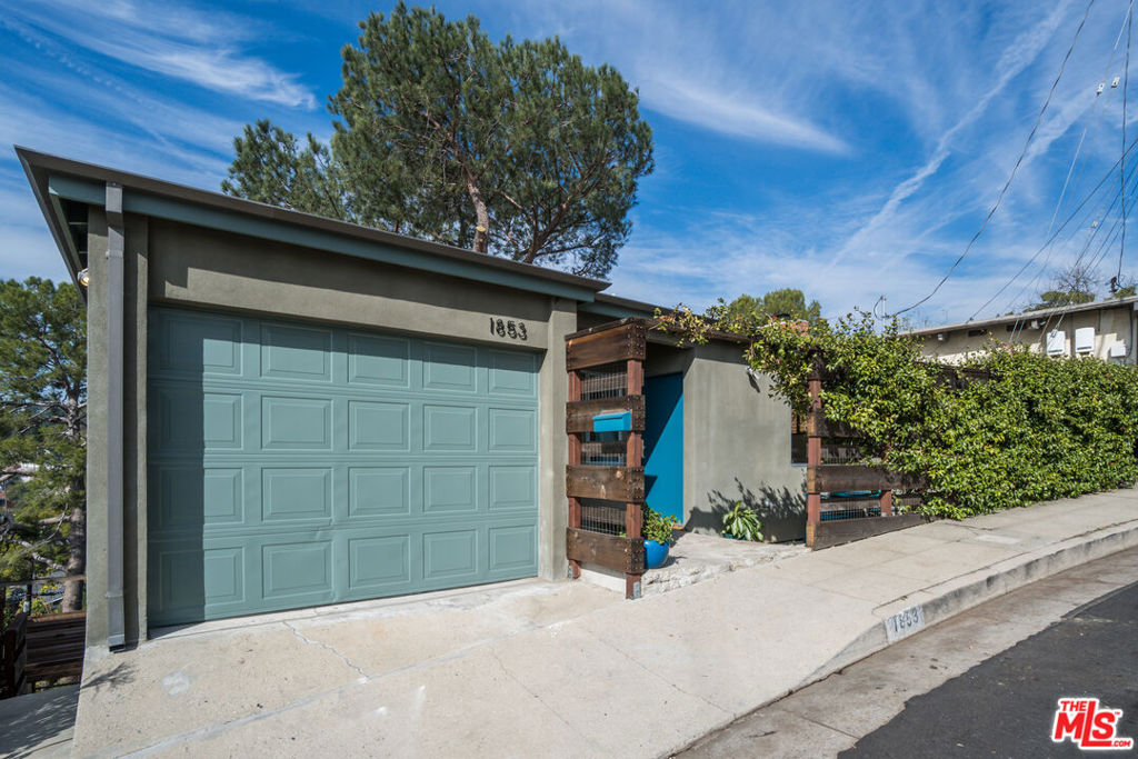 1853 Phillips Way Property Photo