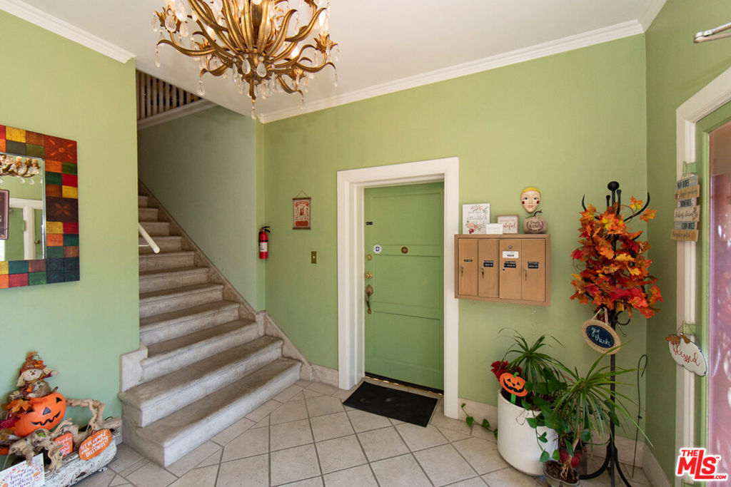 6254 S Van Ness Avenue Property Photo 5