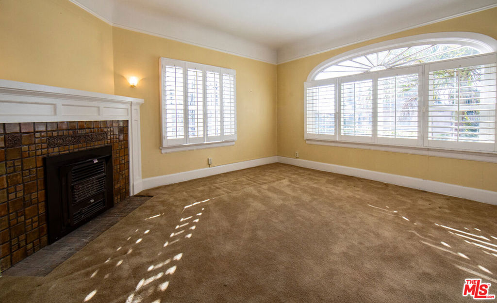 6254 S Van Ness Avenue Property Photo 7