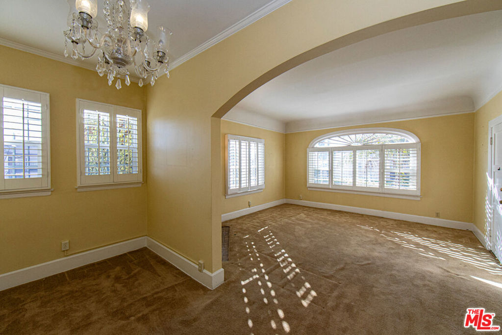 6254 S Van Ness Avenue Property Photo 9