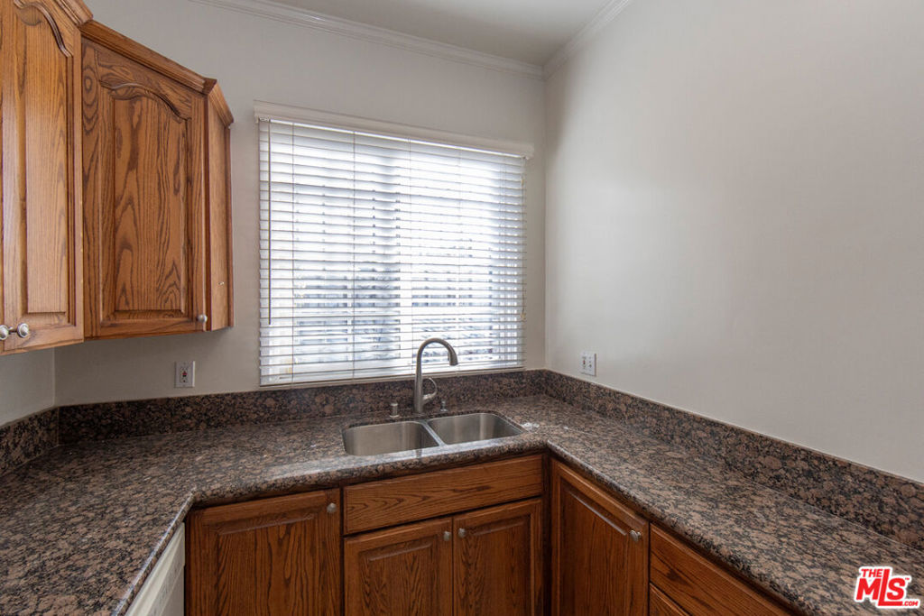 6254 S Van Ness Avenue Property Photo 11