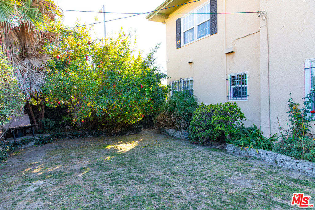 6254 S Van Ness Avenue Property Photo 16
